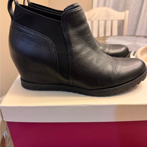 Naturalizer bootie - Picture 3 of 9